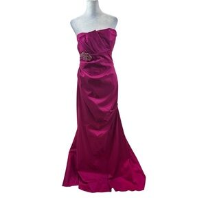 Ladies David Meister Magenta Strapless Side Bustle Gown Size 12‎